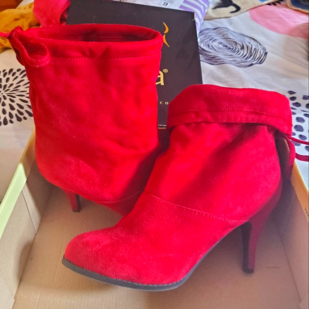DIBA RED HIGH HEELED ANKLE BOOTS. SIZE 10